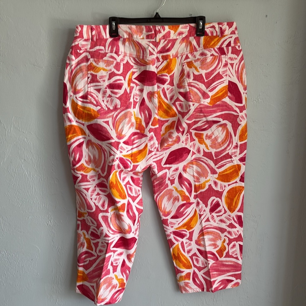Hearts of Palm Capri Pants - Picture 3 of 3